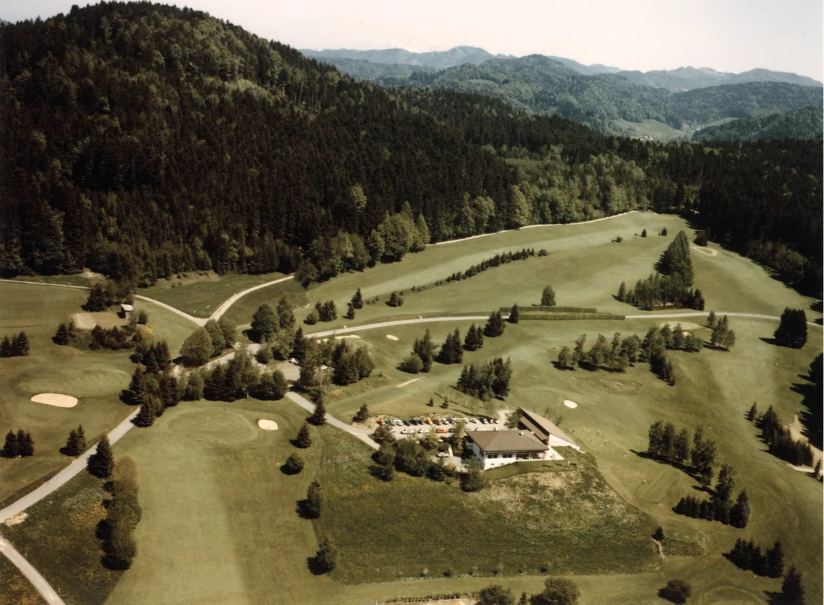 Der Golfplatz um zirka 1990. Der Golfplatz von oben.